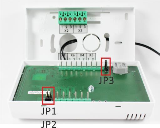Ventilator configuration: JP1 and JP2 closed Ventilator-Connect on X3-1 and X3-3 Seen on the screw The jumpers are located on the circuit board next to the PINs, which are inserted into the terminal