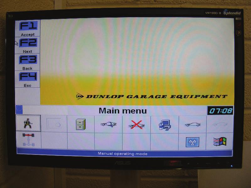 The large colour display screen, allows the operator to complete brake tests easily and quickly.