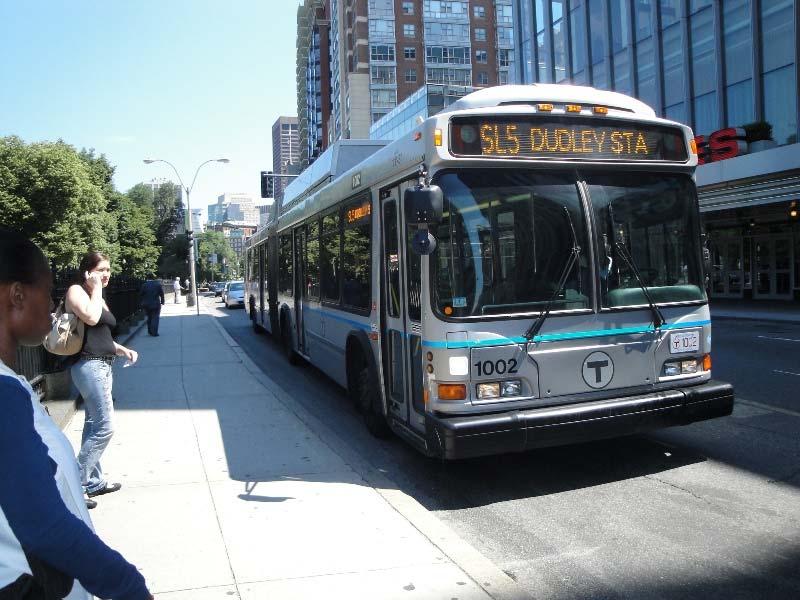 9.4.3 Vehicles The Washington Street Silver Line uses 60 foot articulated buses manufactured by Neoplan. The buses run on compressed natural gas (CNG), have low floors, and three right side doors.