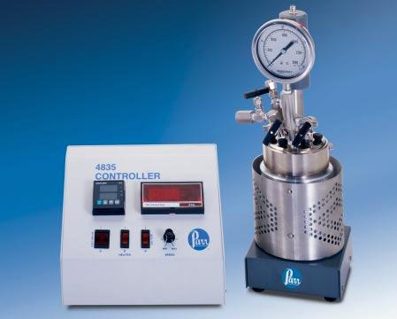 2 S t i r r e d R e a c t o r s S t i r r e d R e a c t o r s 2 5500 Series 5500 High Pressure, Compact Laboratory Reactors Series Number: 5500 Type: High Pressure Compact Reactor Vessel: Moveable