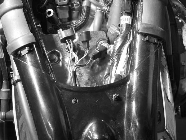 9b Closer view of throttle body (Fig. G) Fig. H Fig. I Fig.