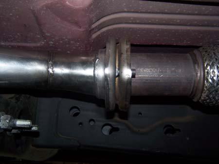24) Install all O2 sensors in cats & y-pipe at this time. Start cat installation and Y- pipe with passenger side.