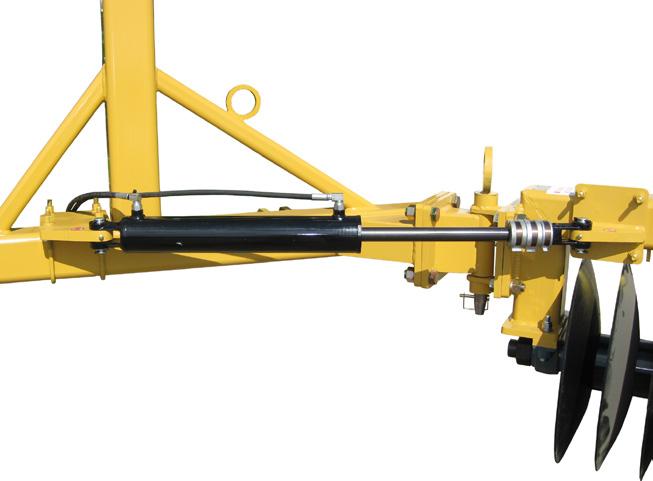 (6) (5) (4) HITCH FRAME Inspect the hitch frame every 10 (6) hours or daily before using the implement. Check the following: Quick disconnect pins and their (4) lynch pins.