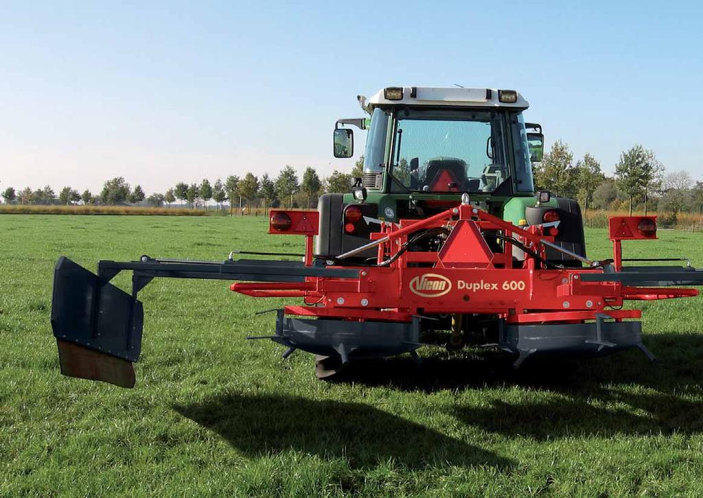 Vicon Duplex 400-600 Silage Spreaders The Vicon Duplex 400 and 600 are fastacting silage spreaders.