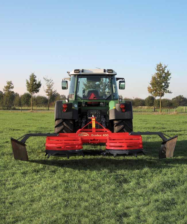 The Advantages Duplex 400 with 3.15-4.25 m working width and mechanical adjustment of working width.