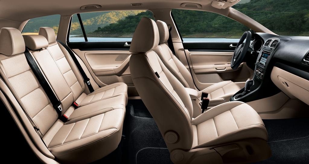Heated front seats to keep warm. And a huge available panoramic sunroof to look out of and thank your lucky stars. 02 SE shown in Cornsilk Beige 01 V-Tex leatherette seating surfaces.