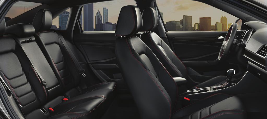 Comfort sport seats with contrast