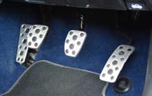 Pedals q 4 o 3 o 2 o1 Pedals were covered by rubber grips on early Turbos but these have since given way to more sporty-looking aluminium pedals.