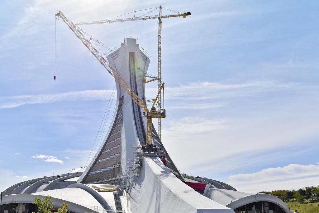 Tower Cranes 710 HC-L and 630 EC-H at Montréal Tower (Canada) 710 HC-L and 630 EC-H Renovation of the