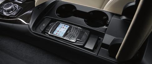 MP3 music files stored on the mobile phone can also be played back via the vehicle s audio system. Operation is via the idrive Controller, multi-function steering wheel or voice control.