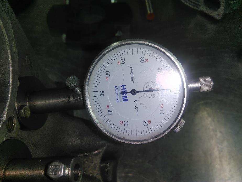 5. Check / measure valve lift See manual Timing camshaft-crankshaft steps 12 to 13.