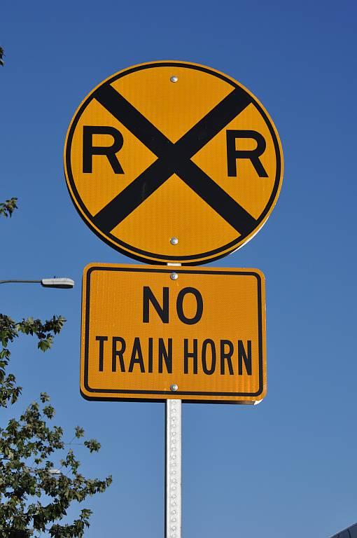Quiet Zones In Quiet Zones, commuter rail and freight trains will not blow horns at crossings except in an emergency The East Rail Line and Gold Line are planned to be full Quiet Zones All vehicle
