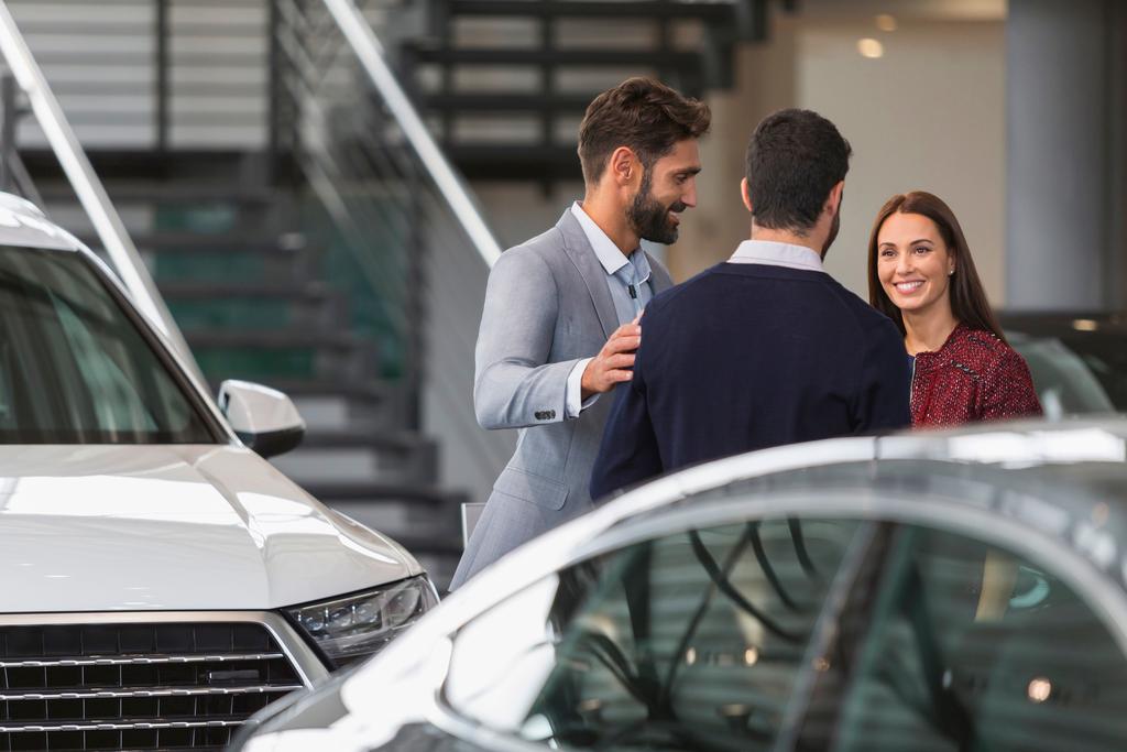 TOP TRENDS OF 2019 CAR BUYER JOURNEY 1. Used-vehicle consideration is increasing as new vehicles become less affordable. 2. Vehicle buyers are moving through the shopping process faster than before as online engagement grows.