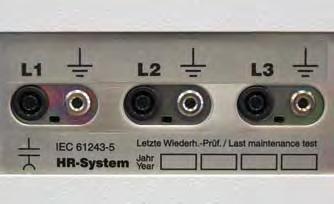 Socket-contacts for the indicators are located in the instrument-recess below the low-voltage cabinet. Capacitive voltage presence indicating systems of all the approved manufacturers can be used.