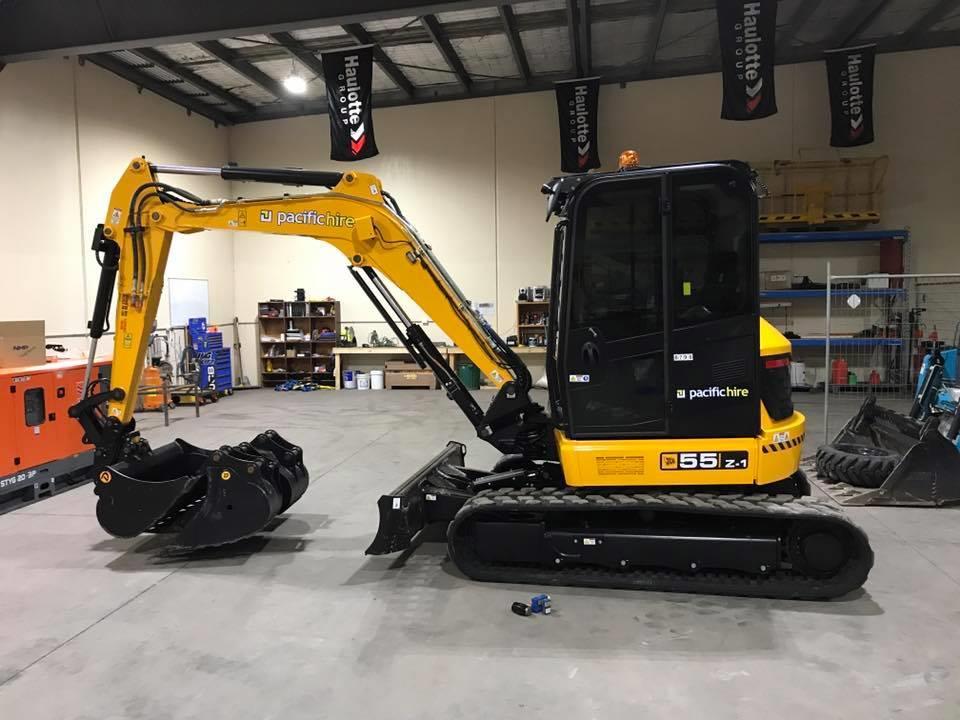 1m mud bucket provided in hire rate Quick Hitch for quick bucket changes JCB 5.5 tonne Excavator JCB 8.5 tonne Excavator 8.
