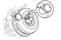 (A541E) TORQUE CONVERTER CLUTCH AND DRIVE PLATE AX31 AT4184 3. MEASURE TORQUE CONVERTER CLUTCH SLEEVE RUNOUT (a) Temporarily mount the torque converter clutch to the drive plate.
