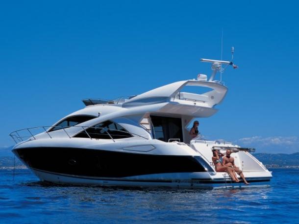 Sunseeker 2005 Manhattan 50 INTRODUCTION OVERVIEW A beautiful example of a 2005 Sunseeker Manhattan 50 Flybridge Motor Yacht. Her current owner bought her from new and as such she has had minimal use.