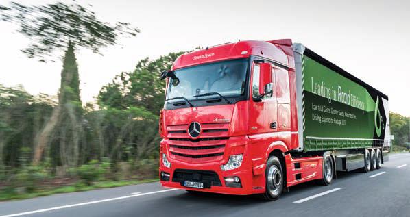 C THE DIVISIONS DAIMLER TRUCKS 185 Road efficiency: The Mercedes-Benz Actros provided evidence of its fuel efficiency at the event Driving Experience Portugal 2017.