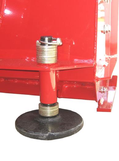 GENERAL OPERATION to release pressure from the auxiliary hydraulic circuit. Disconnect the hydraulic quick couplers from the power unit and lay the hoses across the fan belt cover.
