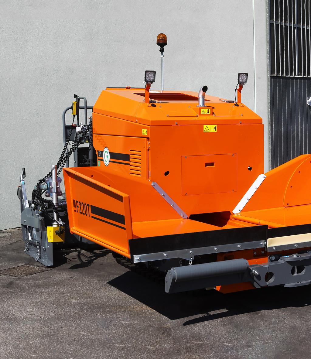 TECHNICAL SPECIFICATIONS WITH TAMPER SCREED S220T Dimensions Hydraulically extendable base 1200 2200 mm Plate width 240 mm Plate thickness 10 mm Tamper 20x48 mm Tamper rpm 1650 rpm Tamper stroke 3 mm