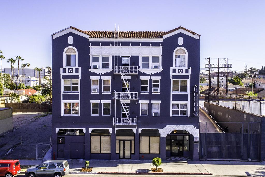 2731 Beverly Boulevard 65 UNITS + GROUND RETAIL IN WESTLAKE LISTED BY ALEX GALUZ President (310) 466-0888 cell (818) 222-5040 office (818)