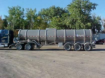- 4 - TC 407 tanks are circular tanks often used for transporting sour crude oil.