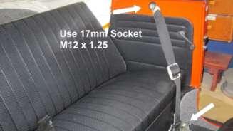 Install the seat belt connector shoulder