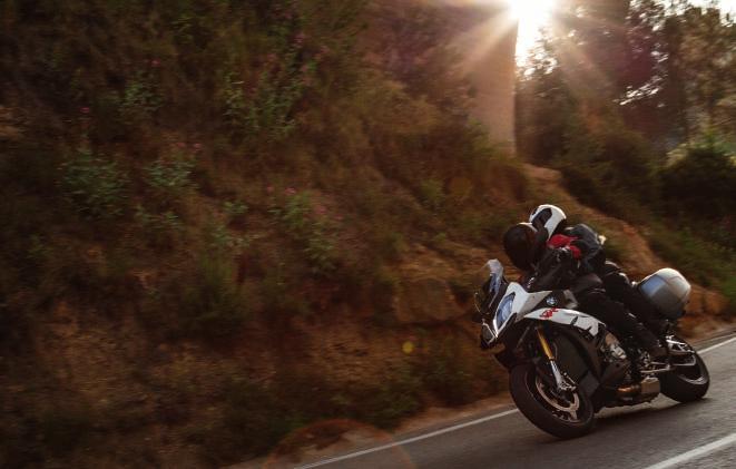 OVERVIEW. The new S 1000 XR. The sports tourer that the streets have been waiting for. The S 1000 XR is as comfortable on longer journeys as it is on sporty rides down winding roads.