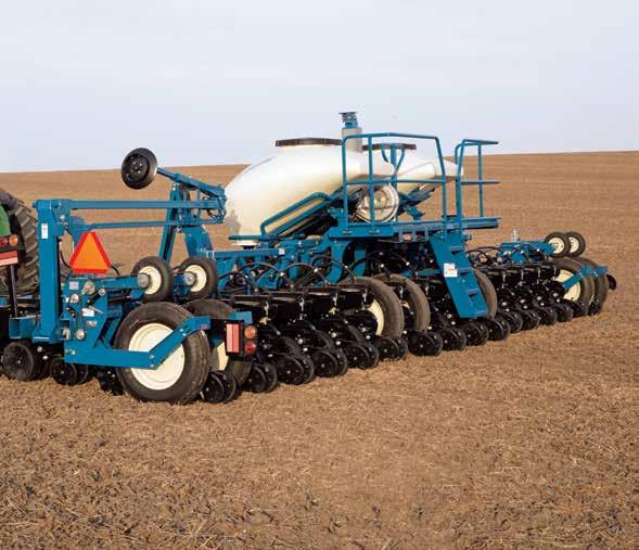 24 3600 MODEL 3600 12 ROW 30" 12 ROW 36" 12 ROW 38" 16 ROW 30" 16 TWIN ROW 30" This is the groundbreaking and proven planter that brought push row units and the pivot fold frame design to fields