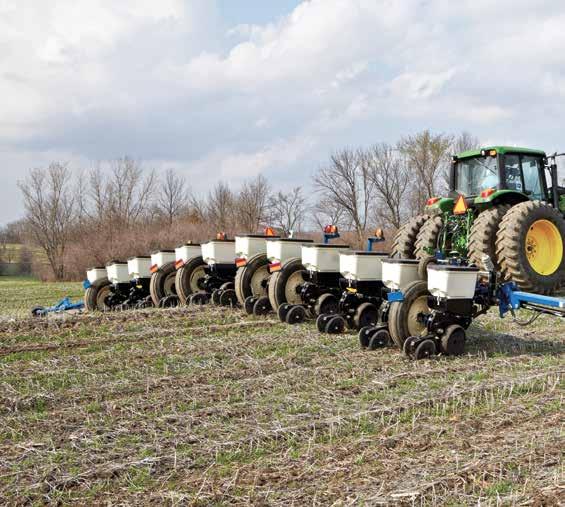 26 3200 MODEL 3200 12 ROW 30 " The 3200 Kinze planter is an economical solution for many types of operations.