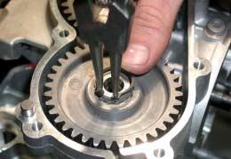18). Fig.18 NOTE: IF GEARS HAVE NOT BEEN REPLACED, REINSTALL THEM IN THEIR ORIGINAL POSITION.
