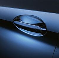 The iconic light design with four light elements makes the vehicle recognisable as a BMW even at night.