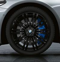 18" light alloy Multi-spoke style 619 wheels, 8J x 18 with 245/45 R18 tyres.