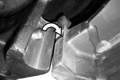 Installing the brakes 6 The centring pin of the brake calliper (1) must insert