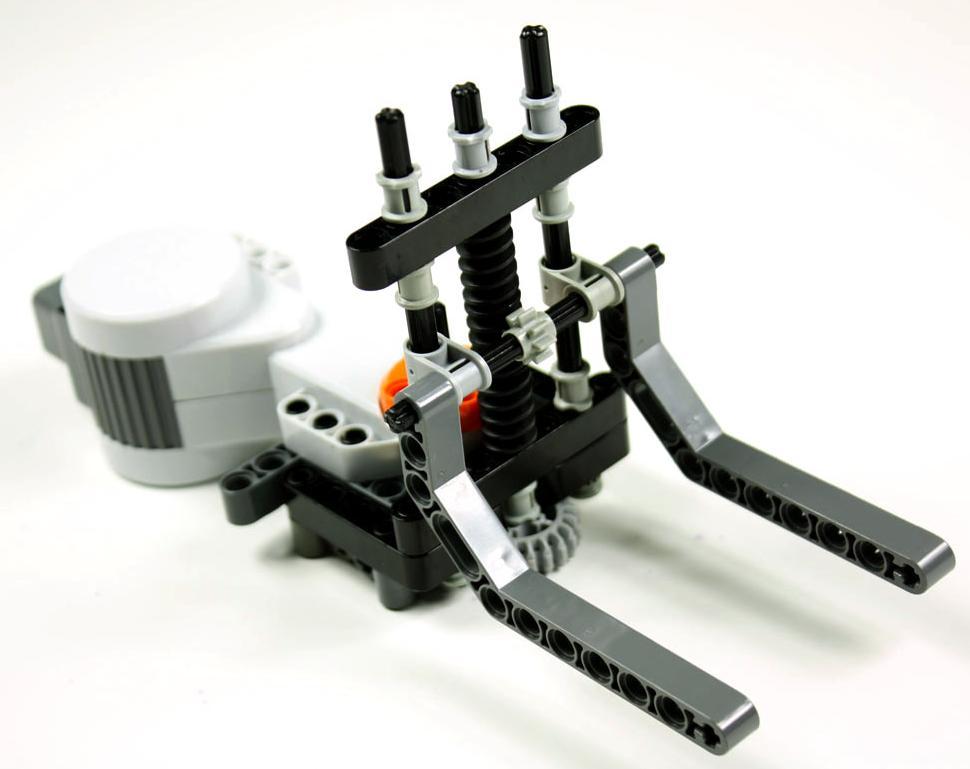 Robot Manipulator Design - with motors Forklift attachment Uses