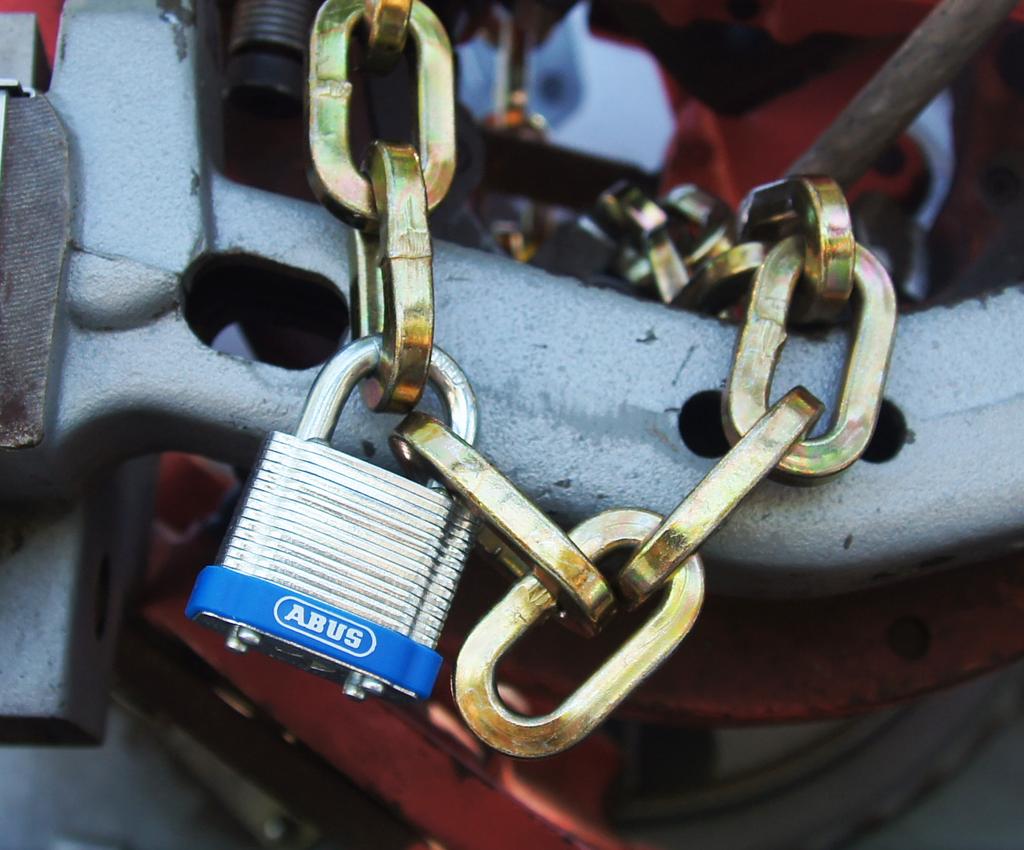 ABUS recommends small link diameters for shorter chains and large link diameters for longer chains.