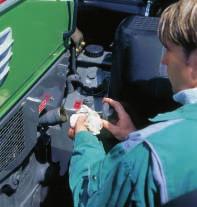 hydraulic valves on the implement, the cable lead-through in the Fendt cab is