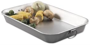 5 cm) thick aluminum with handles on all four sides of the pan for heavy use and versatile handling. You may also use the cover on the grill as a low pan.