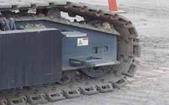 KEY FEATURES LOWERWORKS CARBODY Connects upperworks to two independently driven crawler assemblies.