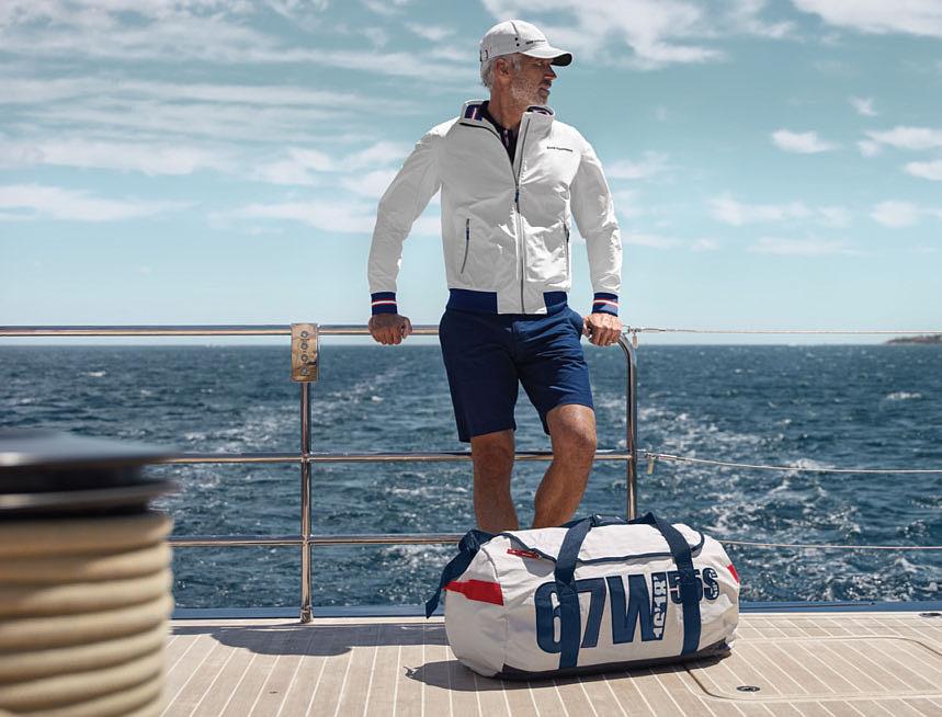 BMW LIFESTYLE I BMW YACHTSPORT COLLECTION BMW Yachtsport Jacket, ladies and men. Bomber jacket with dark blue hem and decorative stripes on the collar and sleeves. Contrasting zips in dark blue.