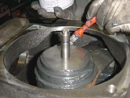 7 Lubricate the O - ring and the upper part of the yoke.