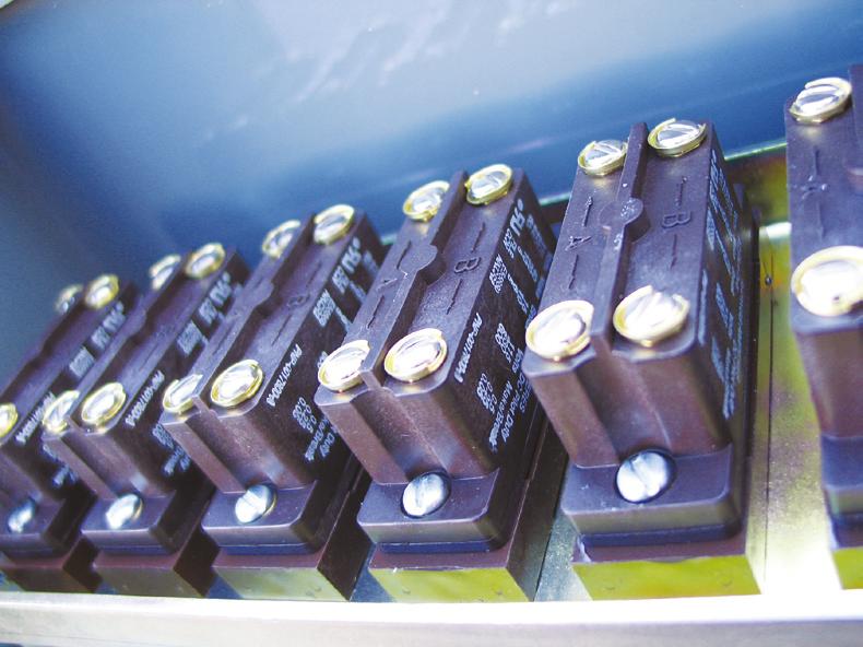 Electrical Switches Description The GEMCO Precision Snap Switches are designed for industrial duty applications where compact size, complete reliability and millions of trouble free operations are
