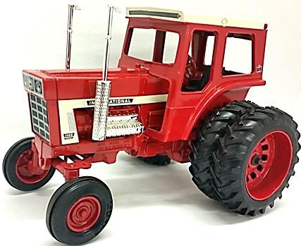 #292 $ Ertl 1/16 IH Farmall 6388 2+2 tractor. This was the smallest size of the series.