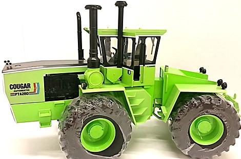 #319 $ Ertl Toy Farmer 1/32 Steiger Wildcat II Industrial tractor with duals & a CAT engine.