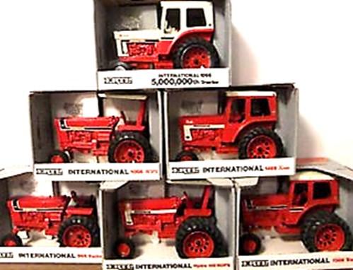#55 $ Ertl 1/16 100 Year Anniversary Replica of the 1,000,000th Farmall M that rolled off of the Rock Island, IL