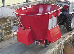 Complete diet mixers Feeder VM The vertical auger with mounted blades shreds all types of bales and mixes these bales with all kinds of feed types.