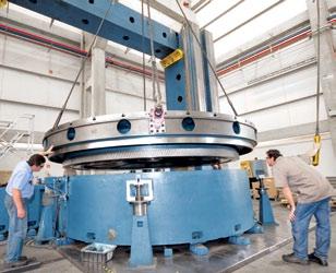 The gear is designed according to DIN 3990, dimensioned to support efforts under severe machining conditions.