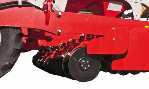 The three-frame design of the TERRASEM C drills provides perfect ground tracking over a maximum working width.