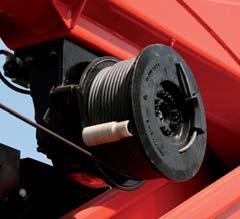 When mounted on a 4 axle truck, hydraulic flip-up stabilizer legs are installed in the frontal area.