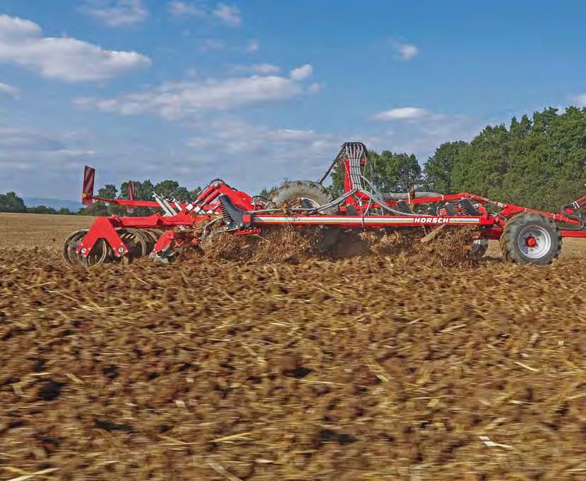 The HORSCH rear hopper Partner HT in combination with the cultivators Terrano FM/MT and the trailed version of the Terrano FX is equipped with 2 chambers with a capacity of